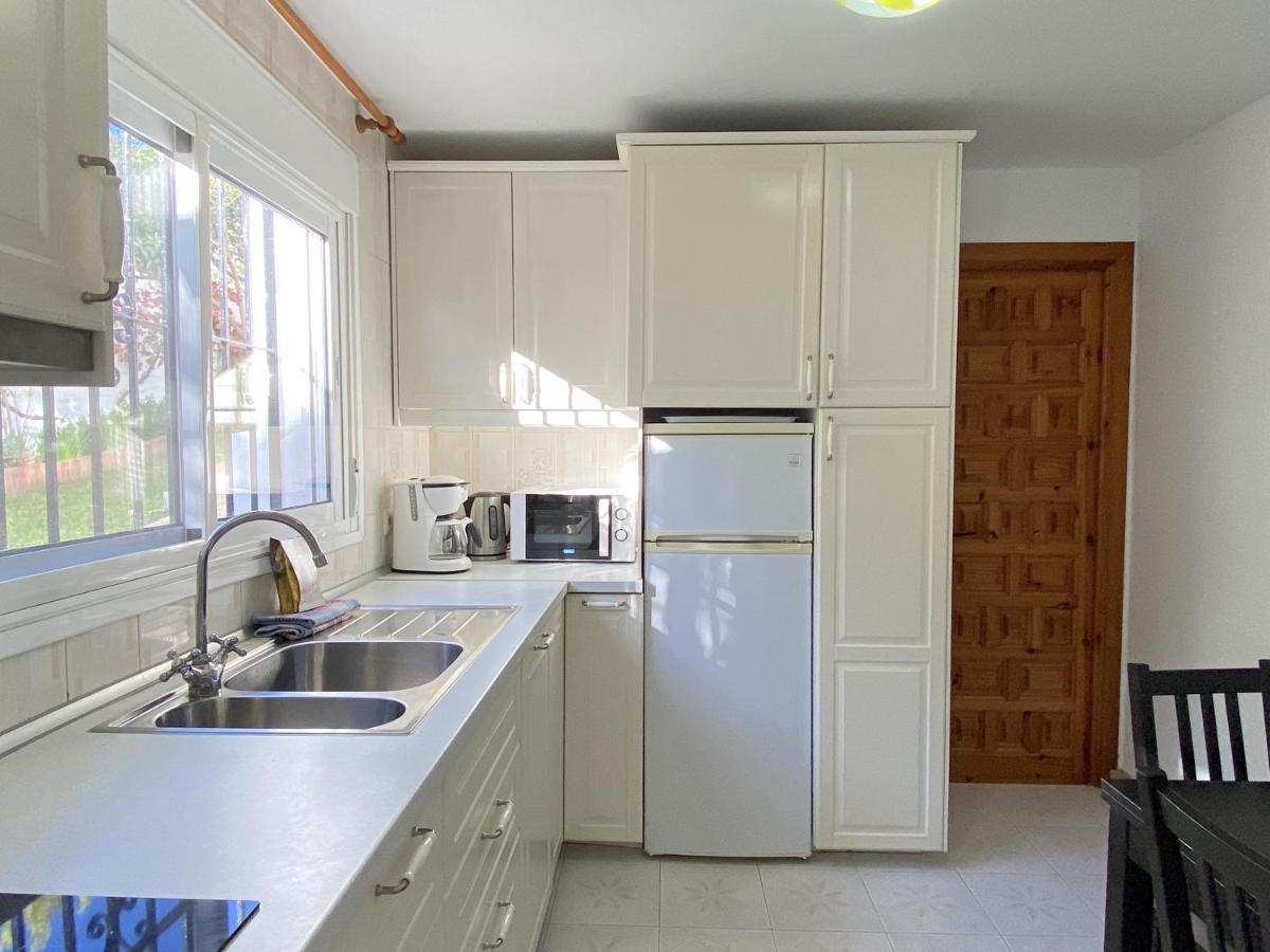 Villa Sandra Al Fresco Apartment Нерха Экстерьер фото